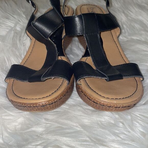 b.o.c. Born Concept Black Wedge T-strap Sandals - Picture 7 of 7